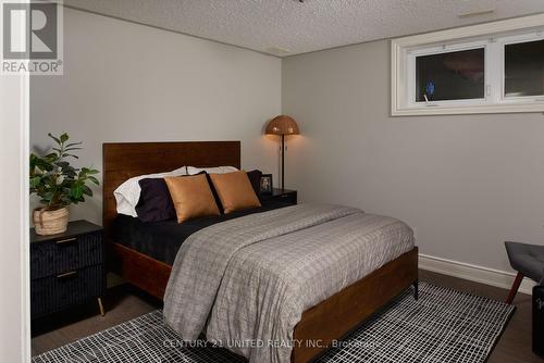 7 Maplehill Drive, Cavan Monaghan (Cavan-Monaghan), ON - Indoor Photo Showing Bedroom