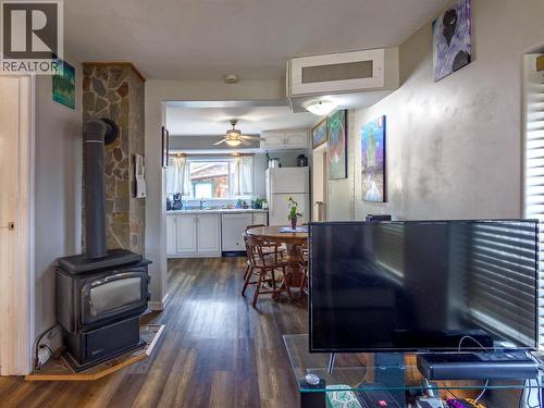 748 Penticton Avenue, Penticton, BC - Indoor