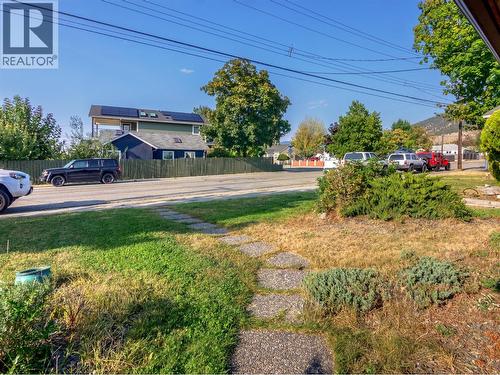 748 Penticton Avenue, Penticton, BC - Outdoor