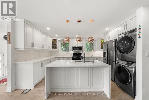 105 Apache Trail, Toronto, ON - Indoor Photo Showing Laundry Room