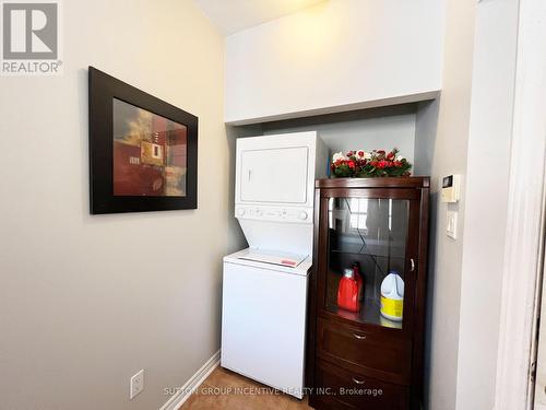 38 Hurst Drive, Barrie, ON - Indoor Photo Showing Laundry Room