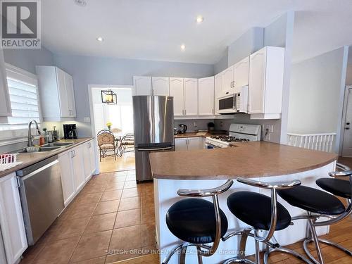 38 Hurst Drive, Barrie, ON - Indoor Photo Showing Kitchen With Double Sink