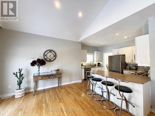 38 Hurst Drive, Barrie, ON - Indoor Photo Showing Kitchen