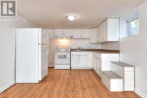 62 Greendale Crescent, Kitchener, ON - Indoor Photo Showing Kitchen
