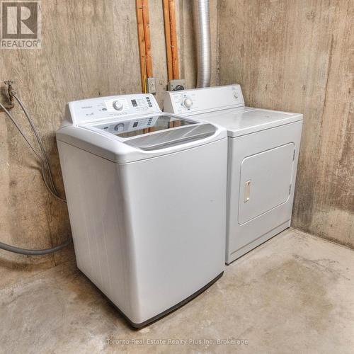 62 Greendale Crescent, Kitchener, ON - Indoor Photo Showing Laundry Room