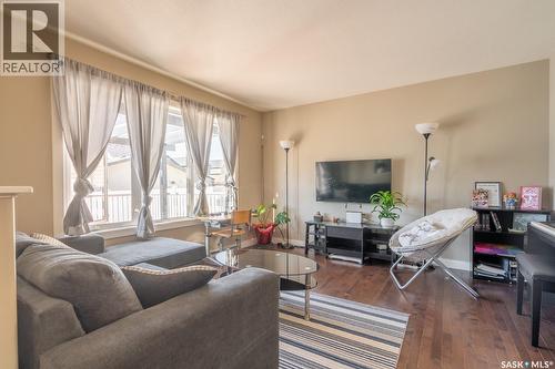 3669 Green Bank Road, Regina, SK - Indoor Photo Showing Living Room