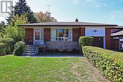 54 WARNER AVENUE  Toronto, ON M4A 1Z4