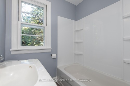 16948 Bayview Avenue, Newmarket, ON - Indoor Photo Showing Bathroom