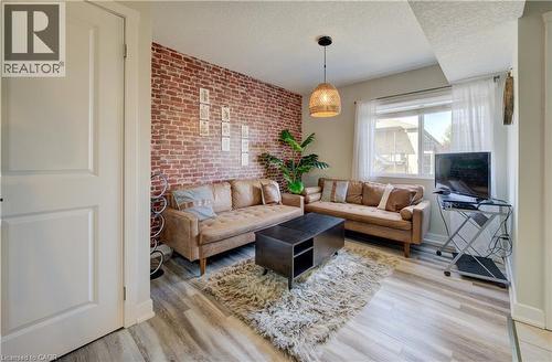 185 Windale Crescent Unit# 6A, Kitchener, ON - Indoor Photo Showing Living Room