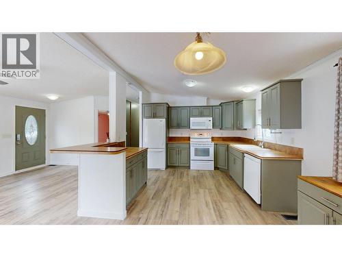 9 Deerborne Drive, Elkford, BC 