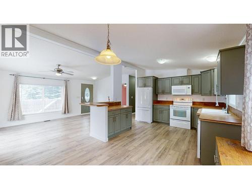 9 Deerborne Drive, Elkford, BC 