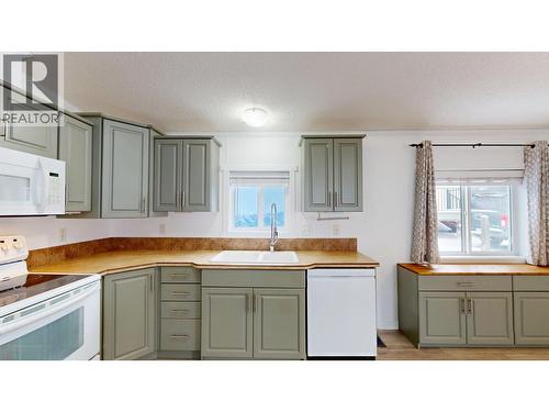 9 Deerborne Drive, Elkford, BC 