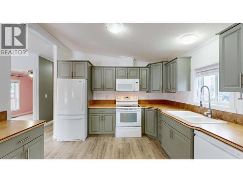 9 Deerborne Drive, Elkford, BC 