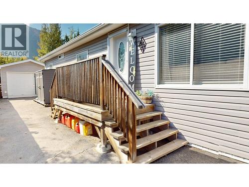 9 Deerborne Drive, Elkford, BC 