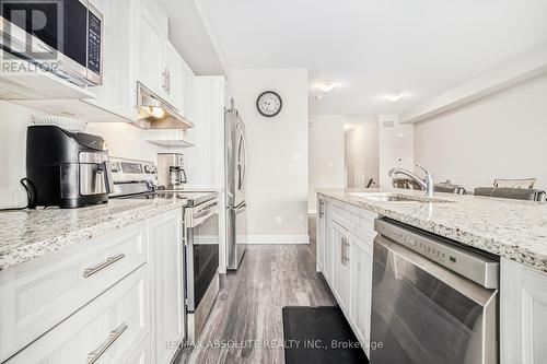 184 Hooper Street, Carleton Place, ON - Indoor Photo Showing Kitchen With Double Sink With Upgraded Kitchen