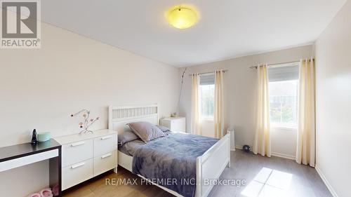 2307 Pilgrim Square, Oshawa, ON - Indoor Photo Showing Bedroom