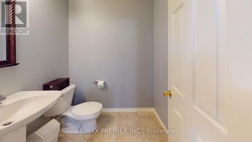 2307 Pilgrim Square, Oshawa, ON - Indoor Photo Showing Bathroom