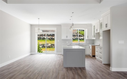 427 Colonia Dr South, Ladysmith, BC 