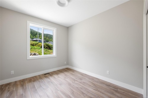 427 Colonia Dr South, Ladysmith, BC 