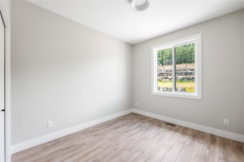 427 Colonia Dr South, Ladysmith, BC 