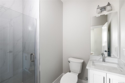 427 Colonia Dr South, Ladysmith, BC 