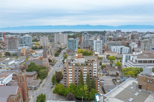 809-1630 Quadra St  Victoria, BC V8W 3J5