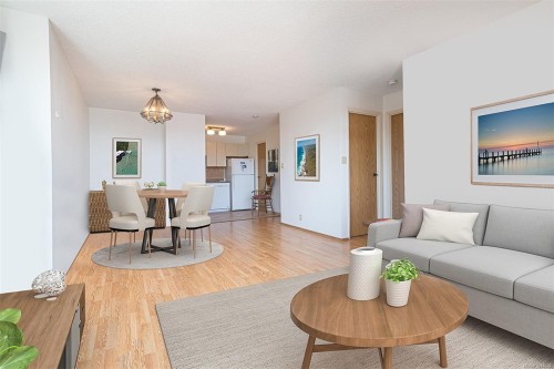 809-1630 Quadra St, Victoria, BC - Indoor Photo Showing Living Room