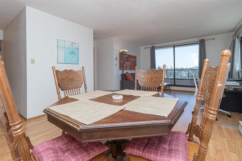 809-1630 Quadra St, Victoria, BC - Indoor Photo Showing Dining Room