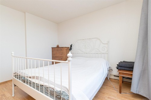 809-1630 Quadra St, Victoria, BC - Indoor Photo Showing Bedroom