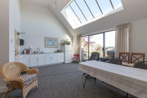 809-1630 Quadra St, Victoria, BC - Indoor
