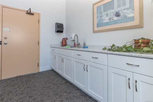 809-1630 Quadra St, Victoria, BC - Indoor Photo Showing Other Room