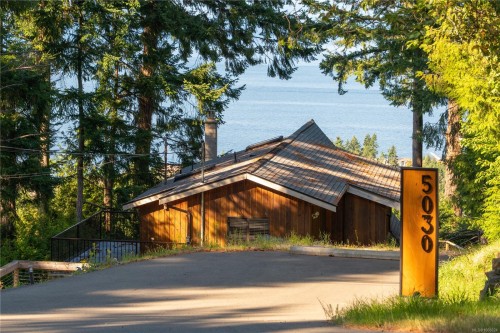 5030 Lost Lake Rd, Nanaimo, BC 
