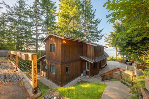 5030 Lost Lake Rd, Nanaimo, BC 