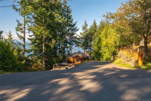5030 Lost Lake Rd, Nanaimo, BC 