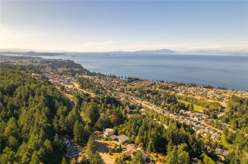 5030 Lost Lake Rd, Nanaimo, BC 