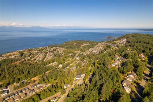5030 Lost Lake Rd, Nanaimo, BC 