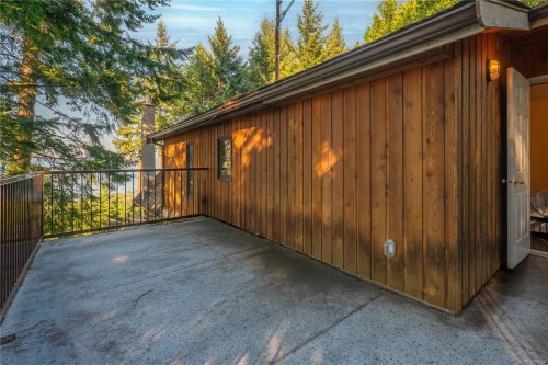 5030 Lost Lake Rd, Nanaimo, BC 