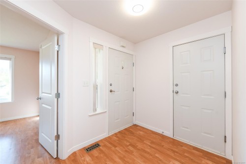 2-1050 8Th St, Courtenay, BC 