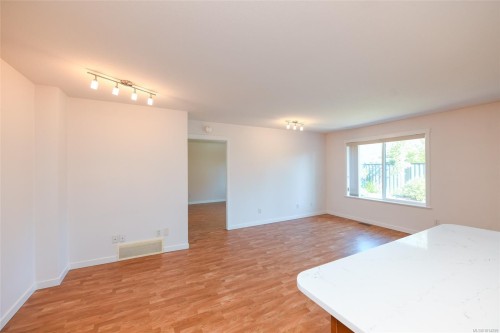2-1050 8Th St, Courtenay, BC 