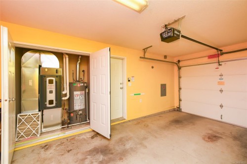 2-1050 8Th St, Courtenay, BC 