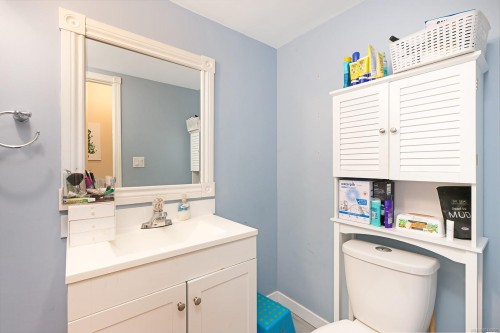1170 14Th St, Courtenay, BC - Indoor Photo Showing Bathroom
