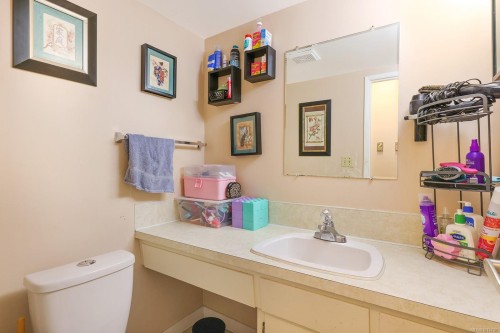 1170 14Th St, Courtenay, BC - Indoor Photo Showing Bathroom