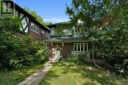 390 DAVENPORT ROAD  Toronto, ON M4V 1B4