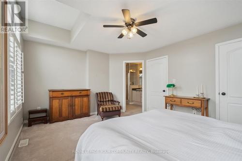 118 Chapman Court, Aurora, ON - Indoor Photo Showing Bedroom