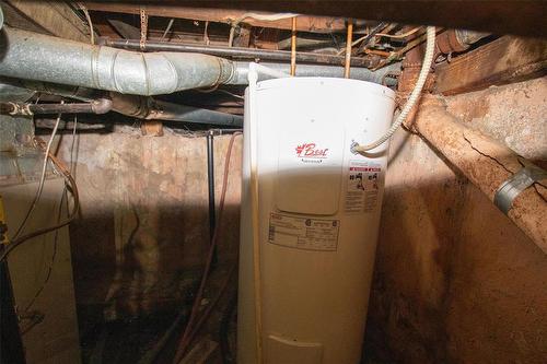 566 Windsor Avenue, Winnipeg, MB - Indoor Photo Showing Basement