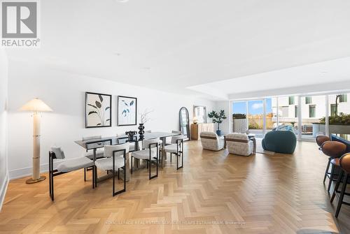 213 - 155 Merchants' Wharf, Toronto, ON - Indoor