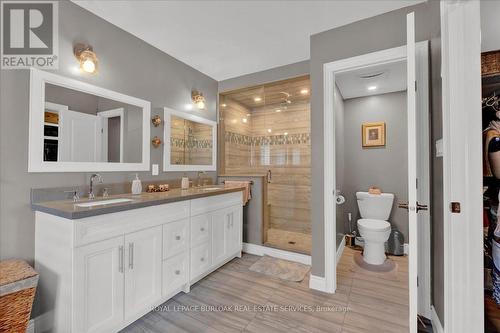 89 Eleanor Avenue, Hamilton, ON - Indoor Photo Showing Bathroom