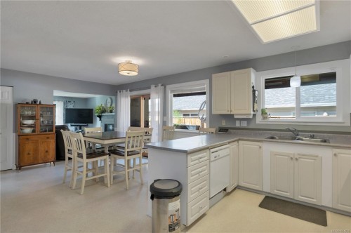 919 Hemlock St, Campbell River, BC 