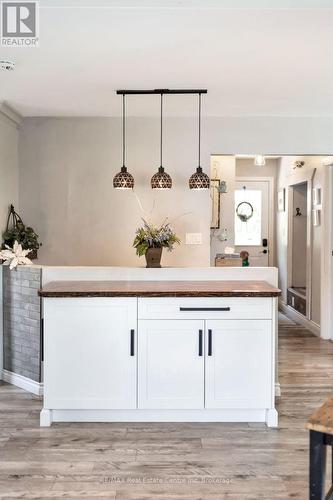 33 Graham Drive, Kawartha Lakes (Verulam), ON - Indoor