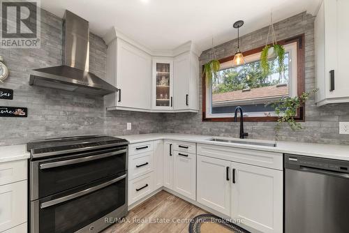 33 Graham Drive, Kawartha Lakes (Verulam), ON - Indoor Photo Showing Kitchen With Upgraded Kitchen